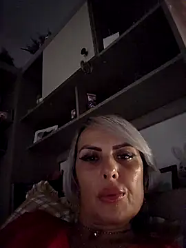 KirraWhite online show from October 21, 2025, 6:07 pm