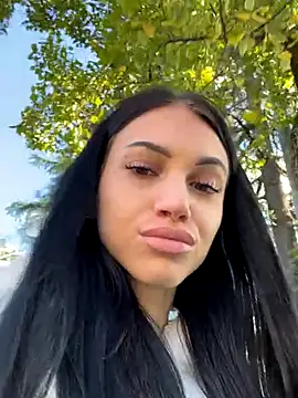 ilariea girl online show from October 2, 2025, 2:09 pm