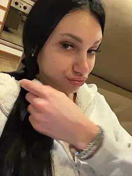 ilariea girl online show from February 8, 2026, 3:43 pm