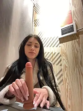 ilariea girl online show from October 5, 2025, 2:52 pm