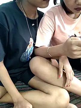 Unique girls90 online show from February 11, 2026, 5:18 am