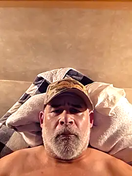 DeeBestEver online show from November 28, 2025, 4:18 pm