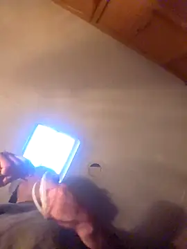 DeeBestEver online show from April 19, 2026, 2:45 am