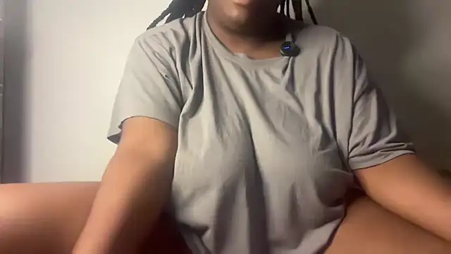 Snapshot of nanaisbackk chatting on October 25, 2025, 5:06 am nanaisbackk online show from October 25, 2025, 5:06 am