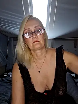 Snapshot of Jenny_Blum chatting on October 8, 2025, 8:05 am Jenny Blum online show from October 8, 2025, 8:05 am