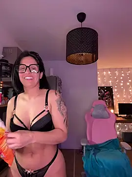 LaPetiteKim online show from February 11, 2026, 8:31 pm