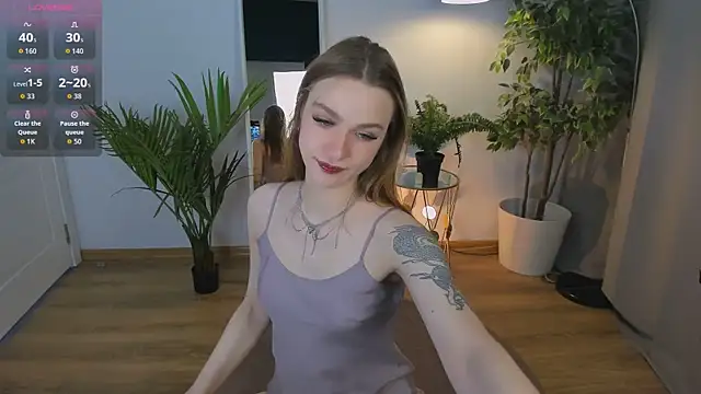 Snapshot of PollyMayer chatting on November 28, 2025, 9:04 pm PollyMayer online show from November 28, 2025, 9:04 pm