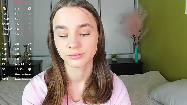 JinnyMcie online show from March 29, 2026, 10:17 am