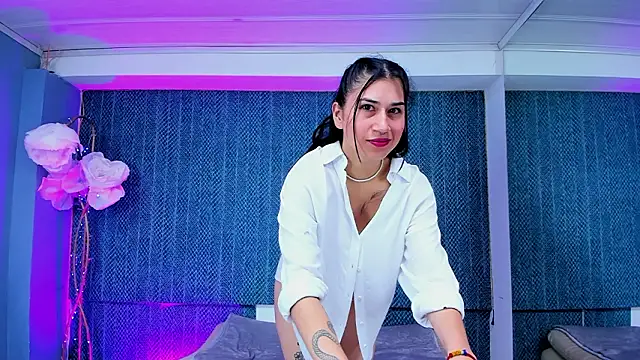 LeaMoreau22 online show from January 17, 2026, 3:21 am