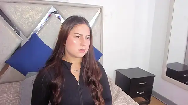 Snapshot of mia_fox4 chatting on October 19, 2025, 1:14 pm mia fox4 online show from October 19, 2025, 1:14 pm