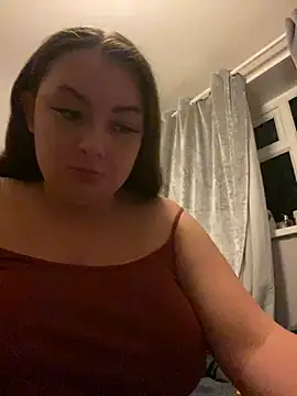 Snapshot of MadelineLeah chatting on July 16, 2026, 9:56 pm MadelineLeah online show from July 16, 2026, 9:56 pm