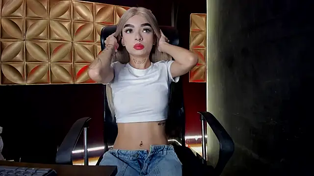 Snapshot of scarlettvelvet_ chatting on November 21, 2025, 12:26 pm scarlettvelvet online show from November 21, 2025, 12:26 pm