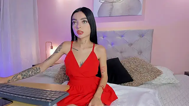 Snapshot of scarlettvelvet_ chatting on October 3, 2025, 12:50 pm scarlettvelvet online show from October 3, 2025, 12:50 pm