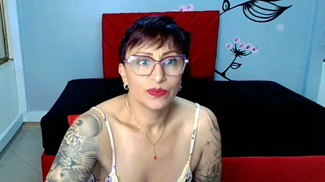 Charlotte  Gray online show from October 9, 2025, 5:19 am