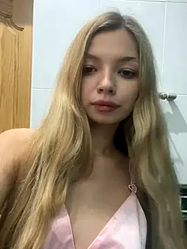  Siennaaa  online show from October 28, 2025, 10:41 pm