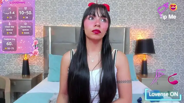 Snapshot of KoralBlum chatting on November 15, 2025, 1:20 am KoralBlum online show from November 15, 2025, 1:20 am