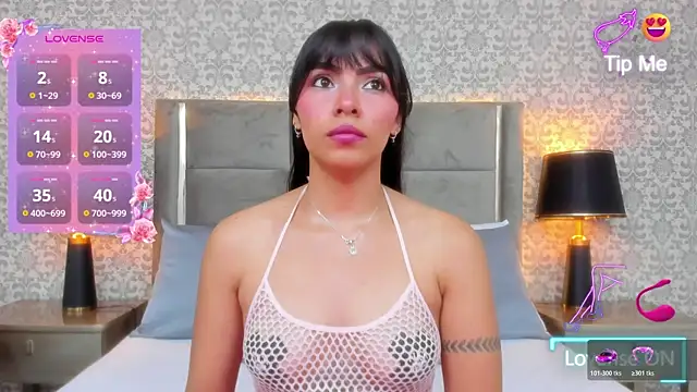 Snapshot of KoralBlum chatting on November 6, 2025, 1:31 am KoralBlum online show from November 6, 2025, 1:31 am