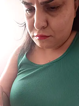 aydannn01 online show from October 5, 2025, 8:16 am