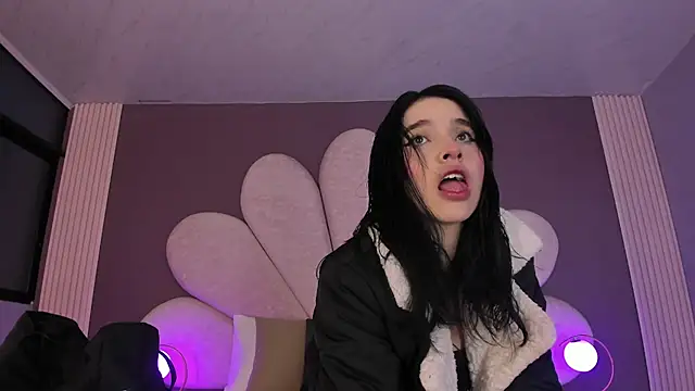 MeganR  online show from February 2, 2026, 11:09 am