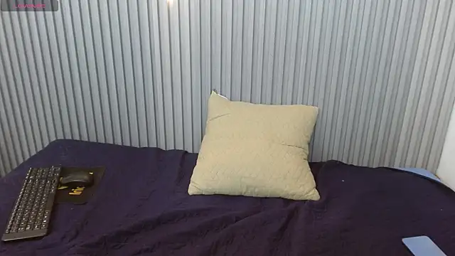 StiwenTwink online show from April 15, 2026, 7:58 pm