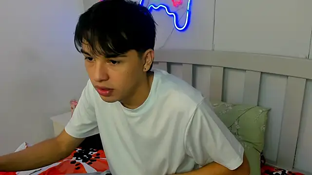 StiwenTwink online show from October 12, 2025, 2:18 pm