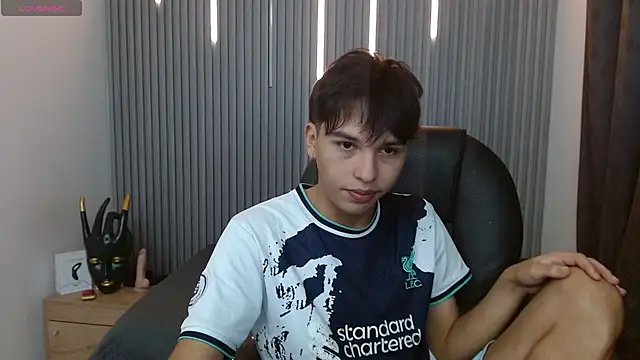 Snapshot of StiwenTwink chatting on April 23, 2026, 3:13 pm StiwenTwink online show from April 23, 2026, 3:13 pm
