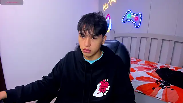 StiwenTwink online show from October 13, 2025, 1:56 pm