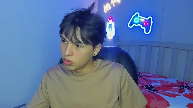 StiwenTwink online show from October 6, 2025, 1:12 pm