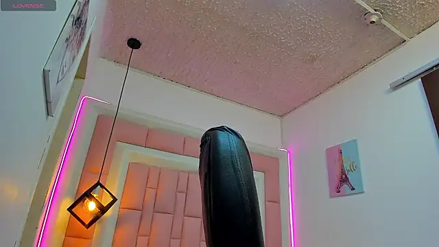 Klaret Toy online show from December 13, 2025, 8:04 pm