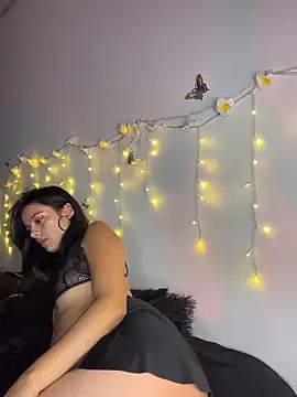 Snapshot of SaraMistick chatting on March 27, 2026, 11:00 am SaraMistick online show from March 27, 2026, 11:00 am