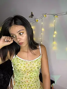 Snapshot of SaraMistick chatting on March 30, 2026, 11:01 am SaraMistick online show from March 30, 2026, 11:01 am