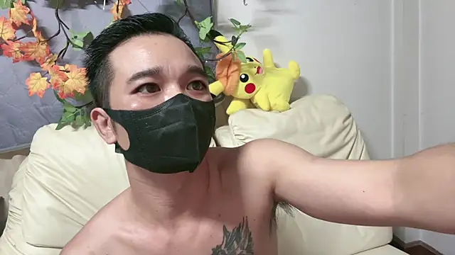 zghn88 online show from November 27, 2025, 11:43 am