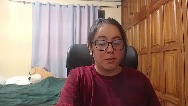 Venus cat  online show from February 13, 2026, 12:21 am