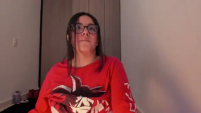 Venus cat  online show from October 11, 2025, 9:05 pm