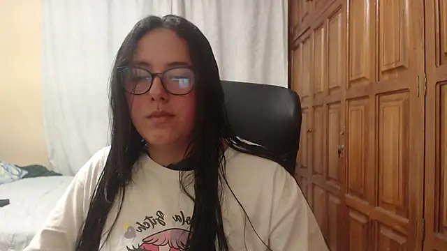 Venus cat  online show from April 24, 2026, 3:08 am