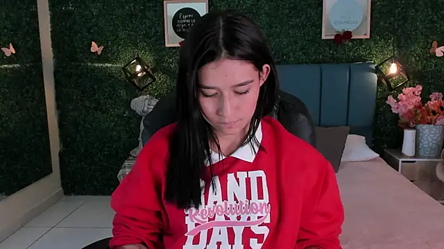 Rubyvixxen  online show from November 1, 2025, 3:46 am