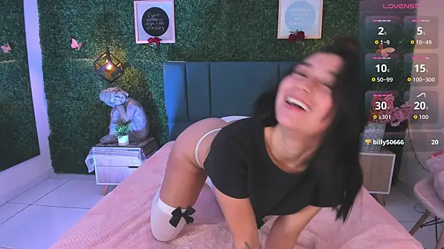 Rubyvixxen  online show from October 25, 2025, 3:17 am