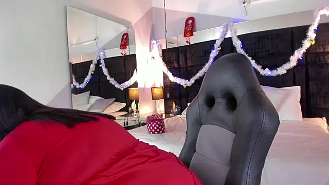 MayaCurvy online show from November 16, 2025, 4:39 am