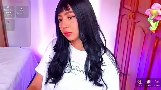 Snapshot of emma_web_ chatting on October 17, 2025, 3:03 pm emma web online show from October 17, 2025, 3:03 pm