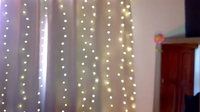 Snapshot of emma_web_ chatting on February 25, 2026, 4:40 pm emma web online show from February 25, 2026, 4:40 pm