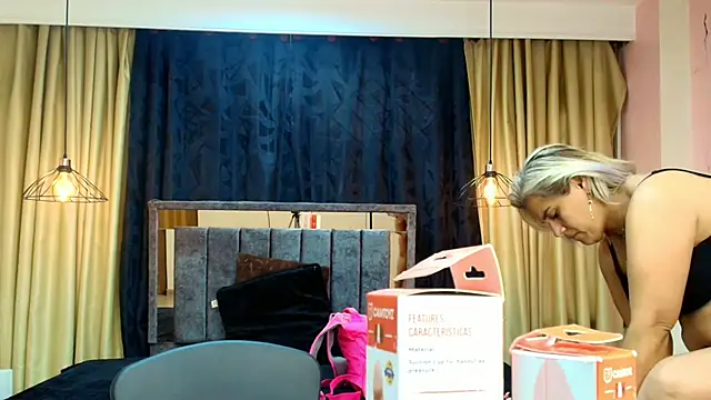 Snapshot of scarlet_milf_ chatting on November 15, 2025, 7:29 pm scarlet milf online show from November 15, 2025, 7:29 pm