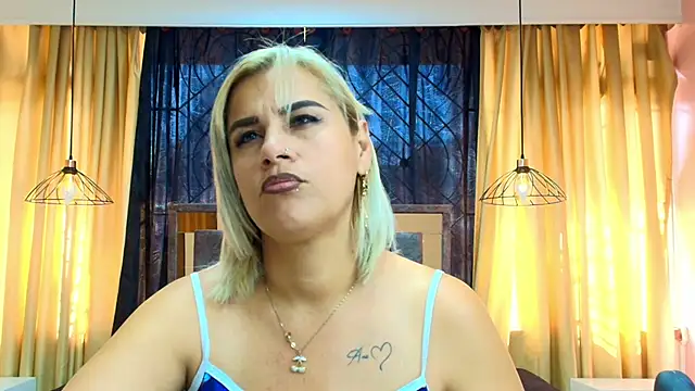 Snapshot of scarlet_milf_ chatting on November 27, 2025, 2:06 pm scarlet milf online show from November 27, 2025, 2:06 pm