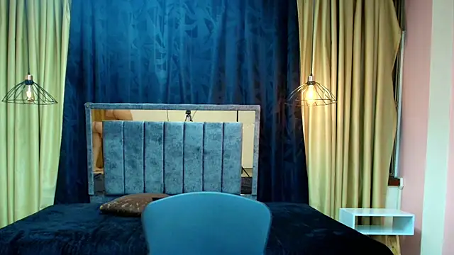 Snapshot of scarlet_milf_ chatting on October 31, 2025, 5:15 am scarlet milf online show from October 31, 2025, 5:15 am