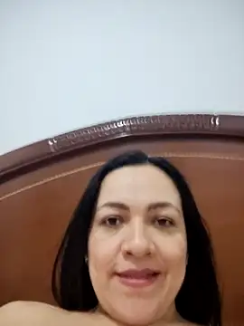 LindaSalo33 online show from October 5, 2025, 5:42 am