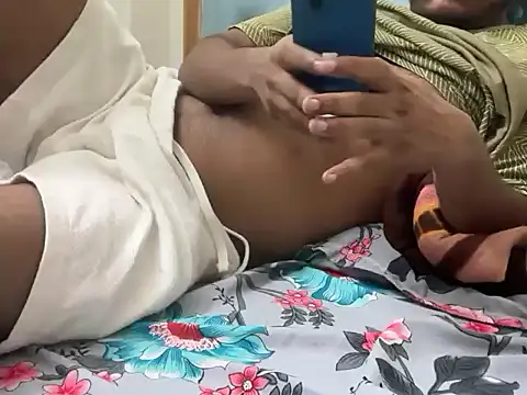 Snapshot of YourBlackBull chatting on October 6, 2025, 8:42 pm YourBlackBull online show from October 6, 2025, 8:42 pm