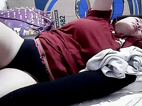 HornyPussie69 online show from October 3, 2025, 7:48 pm