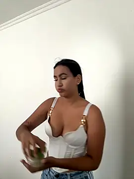 Snapshot of Sofi_kim_ chatting on November 23, 2025, 7:46 pm Sofi kim online show from November 23, 2025, 7:46 pm