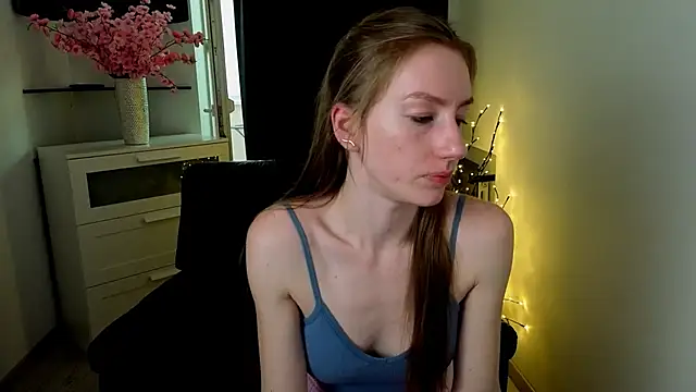 GoldenRose  online show from March 5, 2026, 1:51 pm