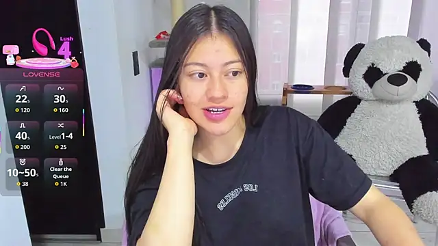 amazingloren999 online show from November 25, 2025, 10:59 am