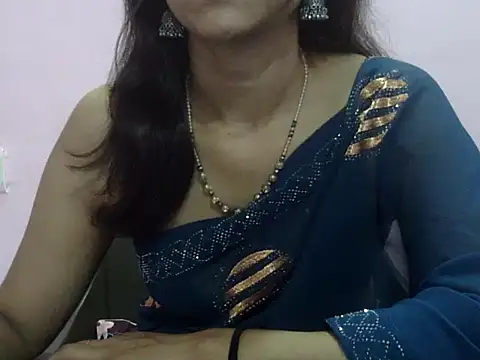 Snapshot of Laila_Cute chatting on May 19, 2026, 11:39 am Laila Cute online show from May 19, 2026, 11:39 am